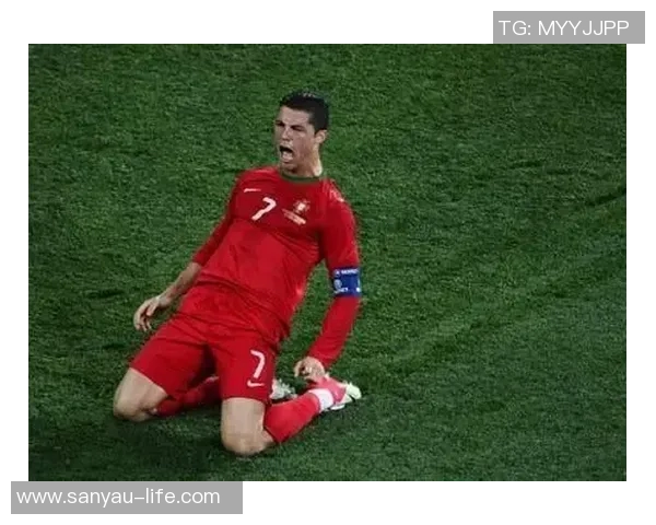 足球明星C罗的孩子们揭秘他家庭生活的幸福与挑战