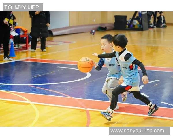 儿童篮球传奇：小小明星如何在赛场上闪耀光芒